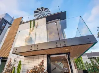 BRAND NEW LUXURY BEACHFRONT HOME @ MOONLIGHT BEACH 聖地亞哥恩西尼塔斯植物園附近的飯店
