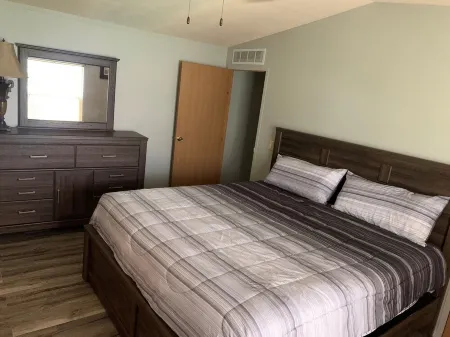 Cozy 3-Bedroom Mobile Home in the Spring Creek Area Just North of Pierre.