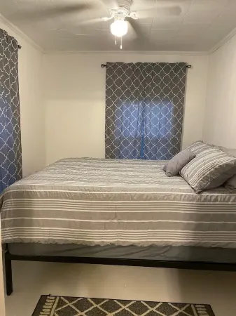 Hogan’s Hideout Bonnie Manor- Cozy Cottage to enjoy.