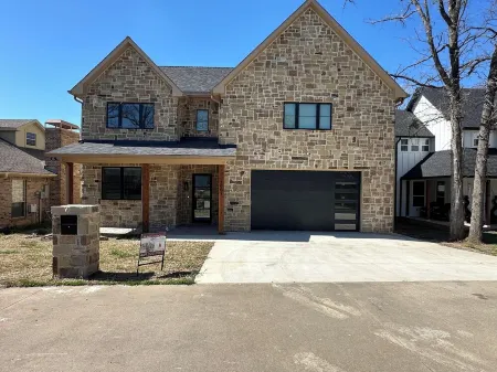 New Lake Paradise! 4 bdrm 3.5 ba house w/ lift, deck, grill, sauna, smart, media