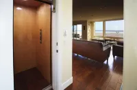 On the Sand - Incredible Beachfront - Awesome Ocean and Island View w/ Elevator!