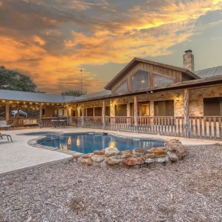 La Mansion on the Frio - Pickleball Court, Pool