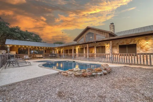 La Mansion on the Frio - Pickleball Court, Pool