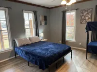 Villa 30 mins to Waco - Private Pool, Hot Tub, Gym and Fire Ring