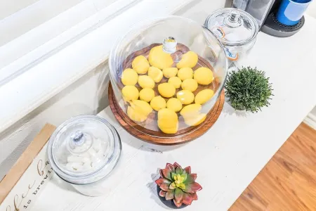 Cozy family home minutes from OU Отели рядом с достопримечательностью «STASH»