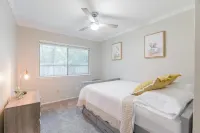 伍德蘭市新近配備家具單層+辦公桌度假屋