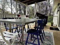 3-bedroom house in serene Calhoun with AC, WiFi, fitness room