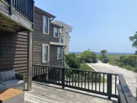 Newly remodeled condo on Wrightsville Beach steps away from the ocean!