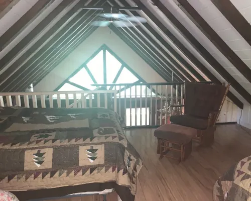 Harbor Springs 2 Bedroom Cottage Close to Boyne Highlands & Nubs Nob Hotels in Pleasantview Township