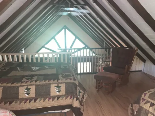 Harbor Springs 2 Bedroom Cottage Close to Boyne Highlands & Nubs Nob Hotels in Pleasantview Township