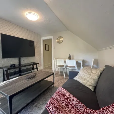 2b apt loft Downtown Ipswich