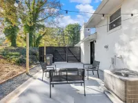 NEW! Renovated! 6 Minutes to Airport! Hotels in East Point