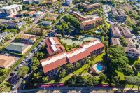 Newly Renovated Condo - Next to the beach!