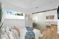 Newly Renovated Beach Area Villa Cabana with Heated Pool