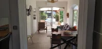 Sea and Pond View in Magnificent Grounds, Independent T3 Apartment in House.