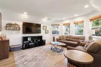 Pacifica Storybook Beach House, 2 blocks from beach, pier and golf, 10 min to SF