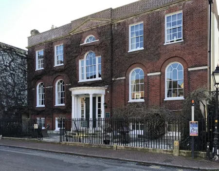 Location Location Location Only 5 Minutes Walk to Poole Quay Отели в г. Пул