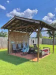 NEW LISTING - GREAT LOCATION! 3Br/2Ba