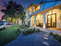 Waterfront Heated Saltwater Pool & Kayaks