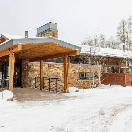 Private Colorado Mountain Retreat.                5Br Home + Guest House