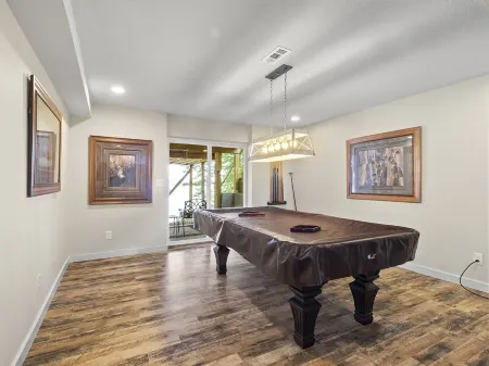 Lakefront Luxury! Direct Water Access, Spa, Fire Pit & Boat Launch-Sleeps 17