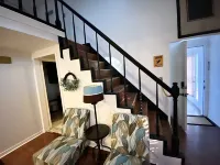 Parisian Marble Loft with a Garage Off Hwy55!