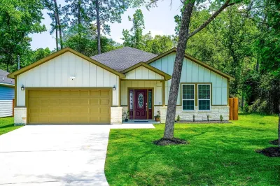 Clean & Cozy new Home, 30 mins to George Bush INTL/ downtown 5 mins to woodlands Hotels near Spring Creek