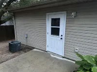 Come relax at Kozy on Kipling. Close to shopping, eats, hospital,university, i10