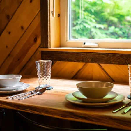 Relaxing cabin getaway only minutes from the Blue Ridge Parkway. Pet friendly!