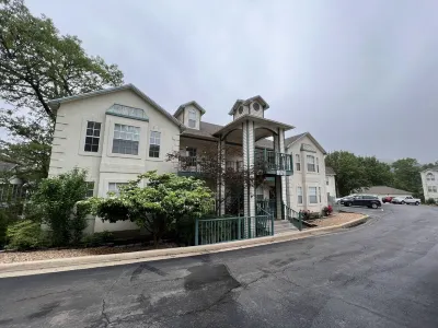 Quiet Retreat, Close to SDC/Hwy!