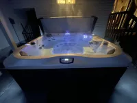 • Hot Tub • Sleeps 15+, Pet Friendly • Fenced • 2 Stry Playhouse •  Idaho Falls