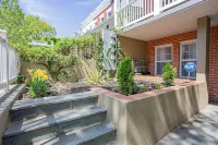 Spacious, Modern Luxury 2 bed, 2 bath w/ Spectacular Rooftop! Hotels in Catholic University-Brookland
