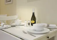 The Blyth - luxury hotel style, central apartment with fantastic sea views