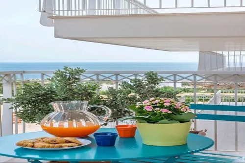 Bright Dwelling with sea view, partnered with private beach and pool / spa. - 2つ星
