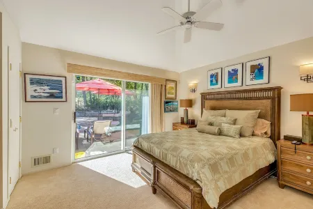 Hamptons - Pool & Private Tennis Court, Hot Tub, 2 Pickleball Courts