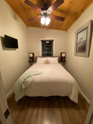 Cottage by the creek, beautiful Mountain View, perfect getaway!!!