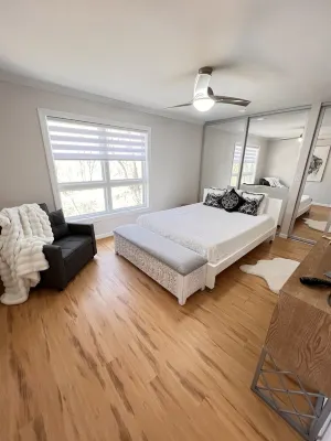 Beautiful River Property Private Cabin, less than 5 minutes from DT New Buffalo!