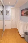 Bridle Trails Bedroom With Private Entrance