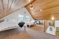 Built for large groups with luxury accommodations - An at home feel for everyone Hotels near Meteor Crater Natural Landmark