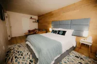 Top-notch comforts in a rural setting in Woody Creek on the River/close to Aspen