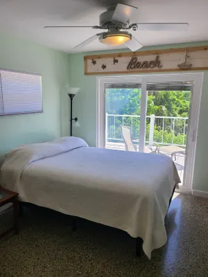 The Palms is secluded & view of the intercoastal.