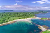 Experienced Host! Steps to Beach! 7Br Island Retreat w/ Firepit, Bikes, Porches Hotels in Long Island