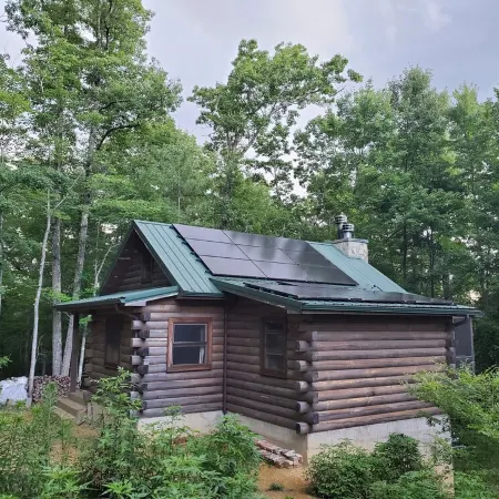 Cozy Cabin on 11 Acres w/ Lake&Mtn Views. Wifi, Great Cell Svc Moderated AC.