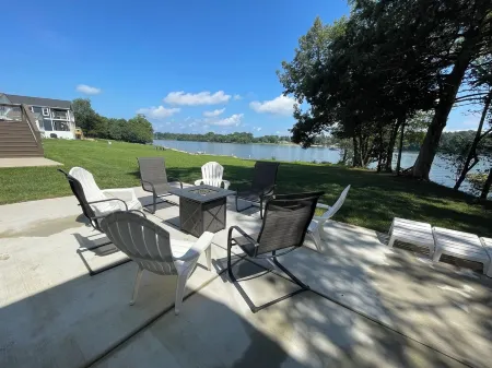 Lakehouse 4Br4BA FreeKayaks 2Kitchen DoubleDeck SwimPool BoatRamp FamilyVacation