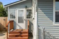 5th St Modern in prime Nampa location