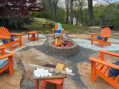 Riverfront Bliss- Private River Dock, Hot Tub & Two King rooms!