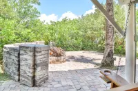 WELCOME TO  A PARADISE GETAWAY IN WEEKI WACHEE FLORIDA Weeki Wachee Spring附近的飯店