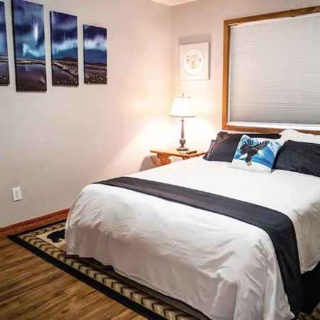 Central Home: Yard with Mountain Views, 3Bdrm