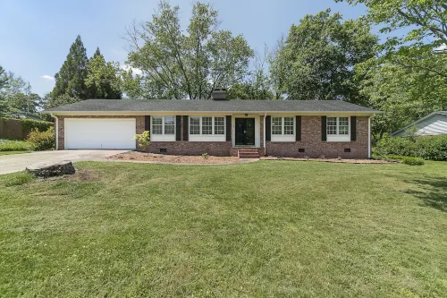Comfy Eastside Home Close to Downtown Hotels in Wade Hampton