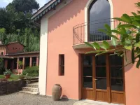 Vacation home - Chalet with garden and private pool Coreglia Antelminelli 호텔